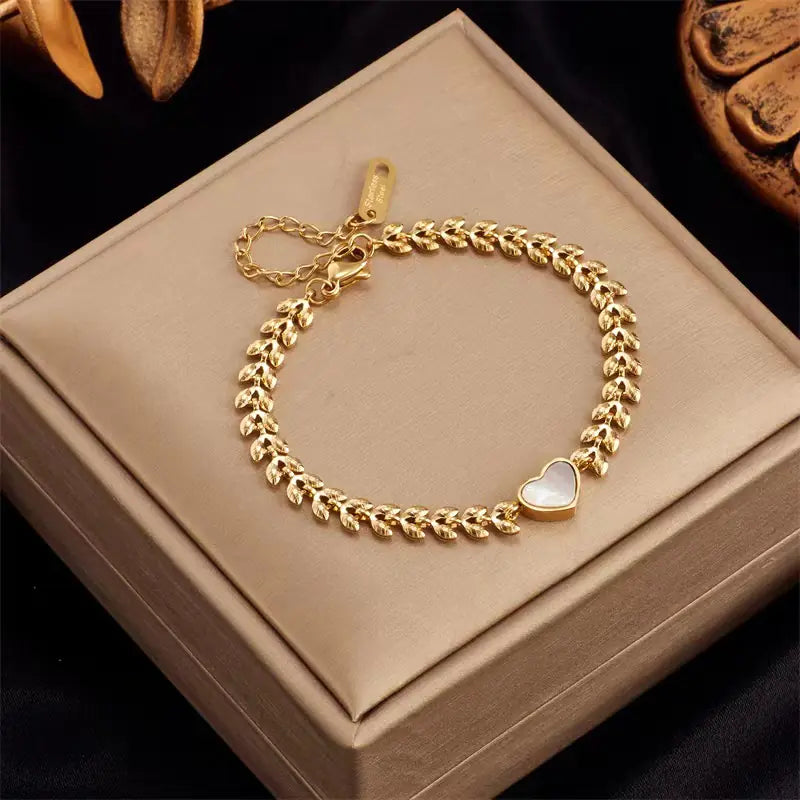 Retro Heart Bracelet — 18K Gold-Tone Titanium Steel